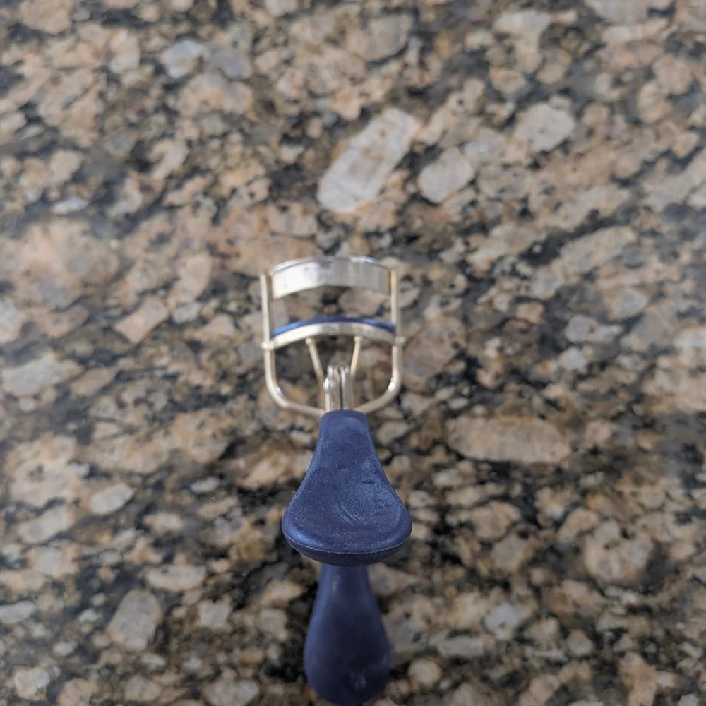 Tarte Purple Eyelash Curler with Soft Grip